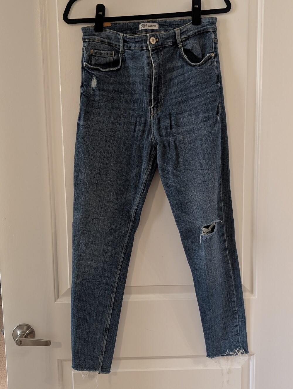 Zara Distressed Medium Blue Ankle Jeans - Sz 12 - EUC